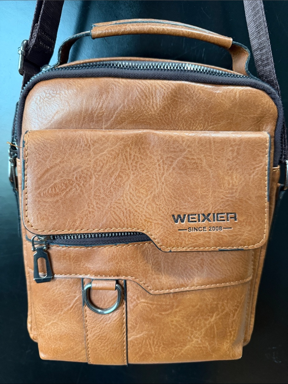 Weixier Men’s Tan Leather Crossbody Bag